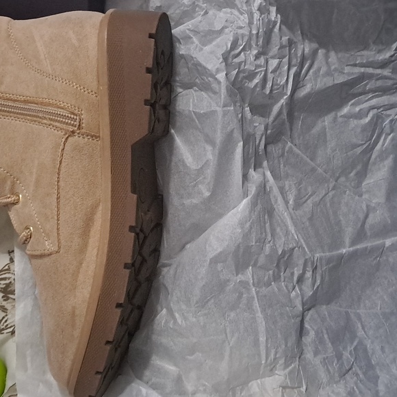 Suede Boots worn once - Picture 5 of 5